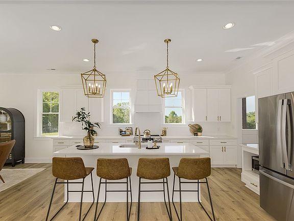 5th image of 355 Dobbins Rd