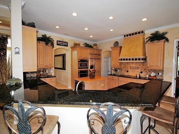 3rd image of 238 Rotonda Blvd E