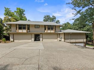5945 Oak Ave, Carmichael, CA 95608