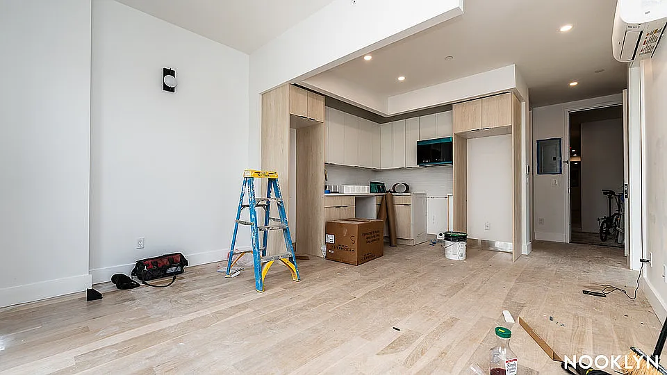 193 Graham Avenue — Photo 3