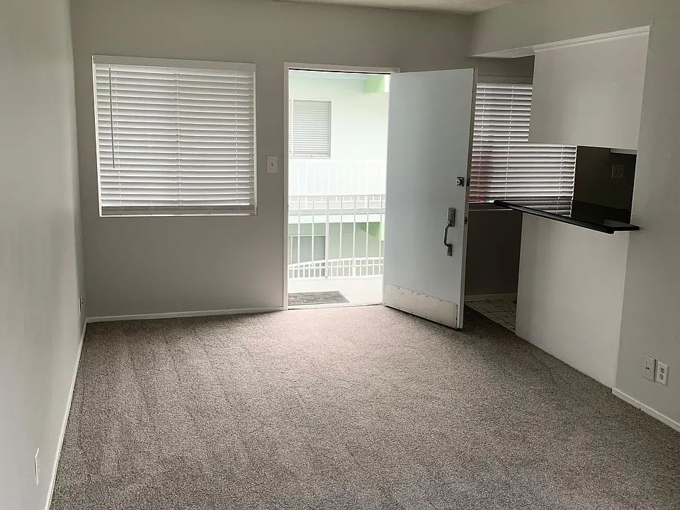 40 Nieto Ave #3