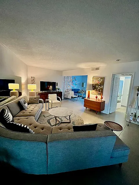 2 bed, 1.5 bath, 957 sqft, $3,200 — Photo 4