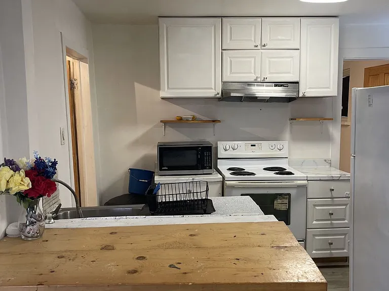 563 Union St #1 — Photo 7