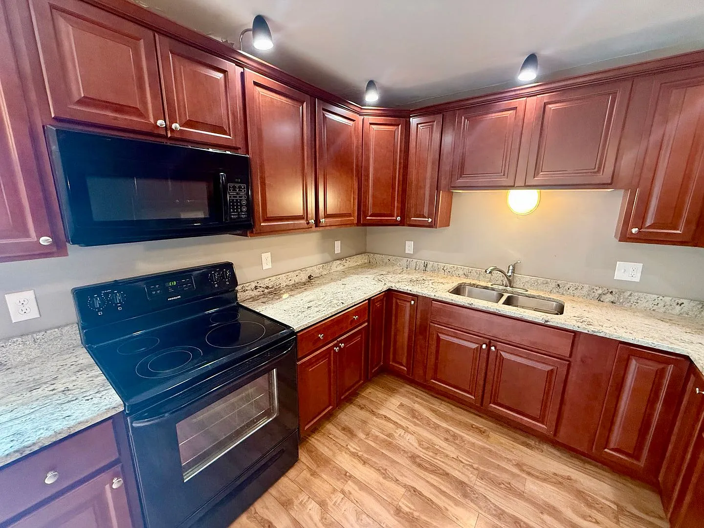 4 Providence Road — Photo 3