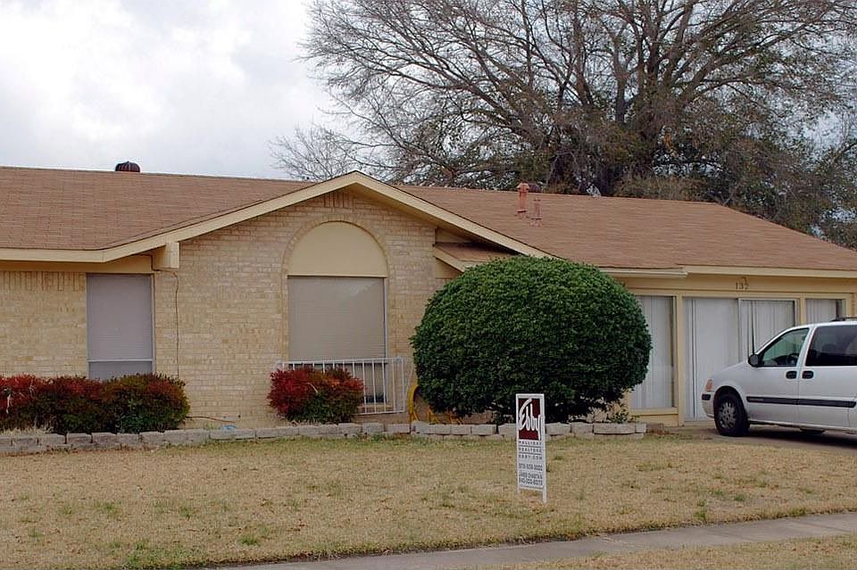 1st image of 132 Simpson Ct