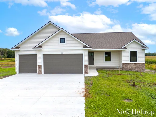 9326 104th Ave, Zeeland, MI 49464