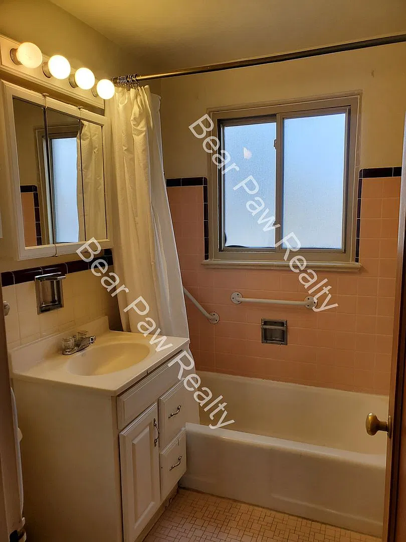 1807 Fremont Ave — Photo 4