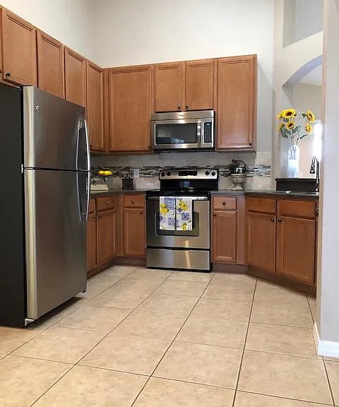 463 Sycamore Springs St — Photo 2