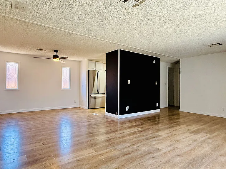 416 Valley St — Photo 3