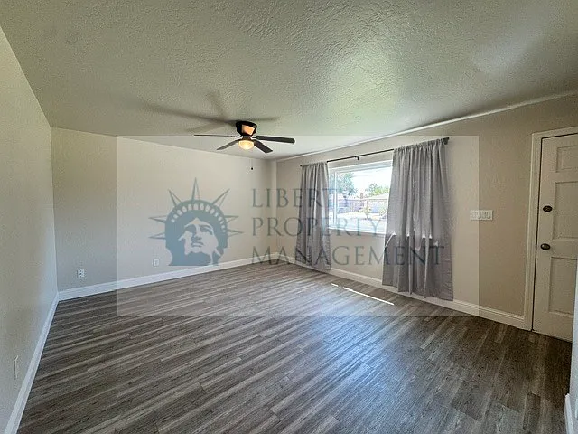 4 bed, 1406 sqft, $2,495 — Photo 3