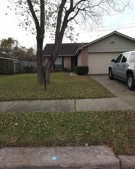 1st image of 14215 Bay Gardens Dr