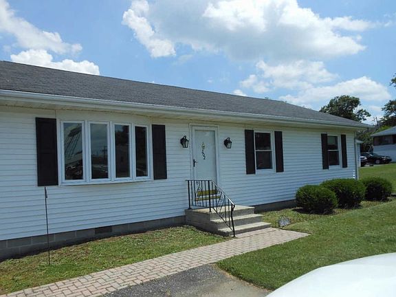 2nd image of 202 Laura Ct