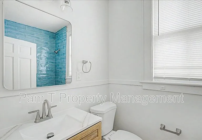 613 W 39th St #B — Photo 15