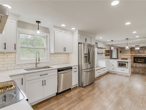4th image of 1701 Patton Ave