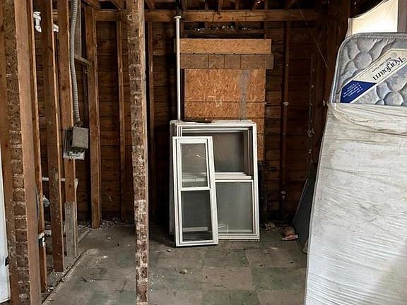 5th image of 4304 JAY STREET NE