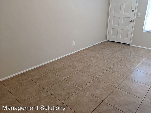 4th image of 4511 Cherokee Ave APT 3