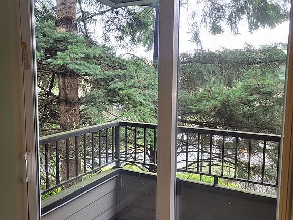 5th image of 724 Kirkland Cir APT C201
