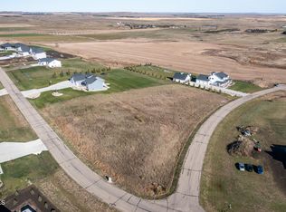 7120 Shoal Dr, Bismarck, ND 58503