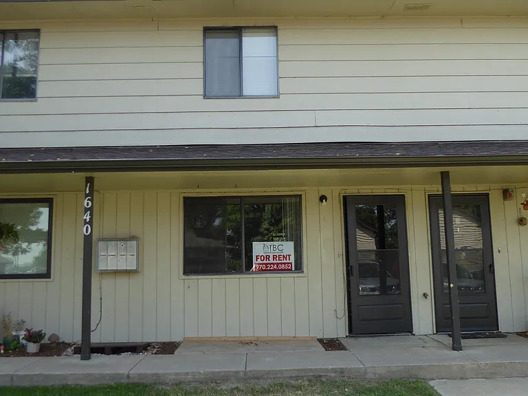 1640 E Pitkin St #C — Photo 2