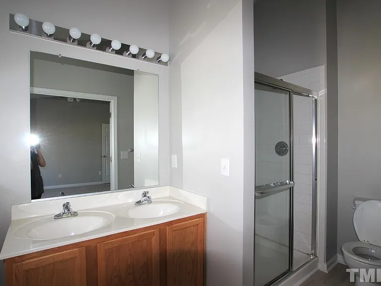 2840 Barrymore St #103 — Photo 8