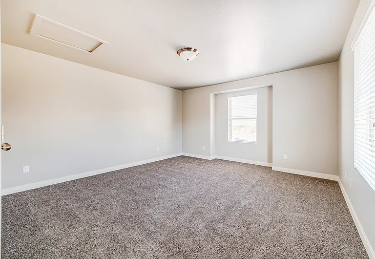 41 E 700 N — Photo 10