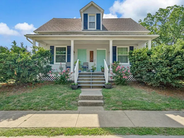 261 S Main St, Hecker, IL 62248