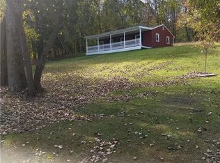 5 Stuart Dr, Marlboro, NY 12542