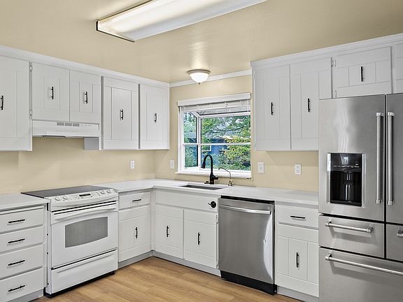 2nd image of 6021 98th St NE