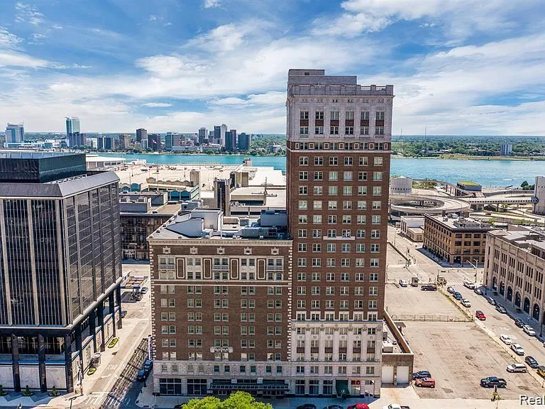 525 W Lafayette Blvd #13C — Photo 1