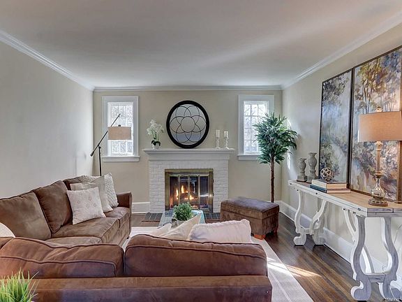 5th image of 151 Cathedral Ave