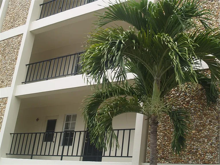 7461 W Country Club Dr N #409 — Photo 2