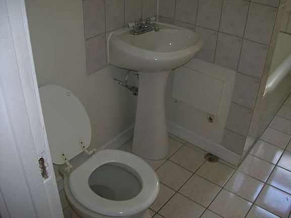 3rd image of 4646 N Magnolia Ave APT 309