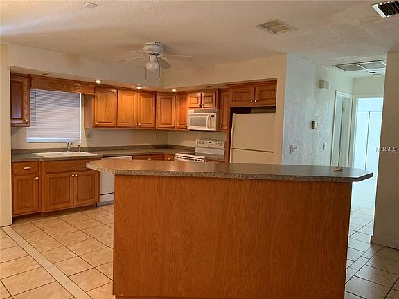 3rd image of 20541 Midway Blvd
