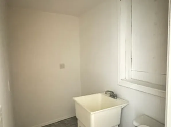 39 Tompkins Circle image 17 of 17