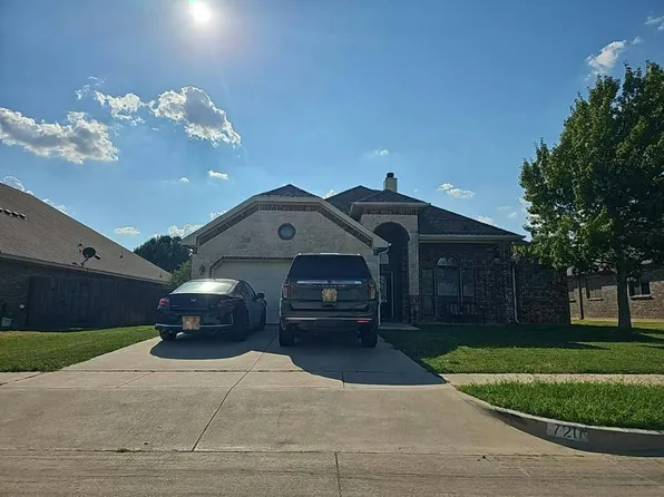 720 Alexandria Ln, Joshua, TX 76058