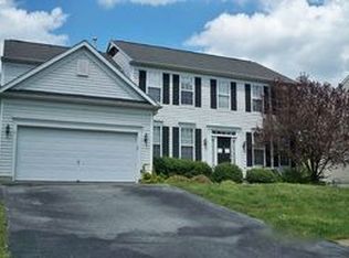 4 Walnut Green Way, Newark, DE 19702