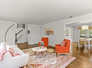 704 Valley Rd, New Canaan, CT 06840