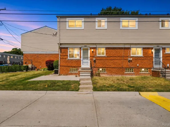19343 Highlite Dr S, Clinton Township, MI 48035