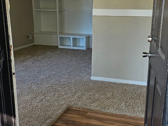 2nd image of 2121 Kingsdale Dr