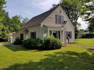 1017 W Elm St, Columbus, KS 66725