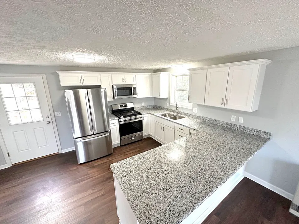 15 Melvin Ave #201