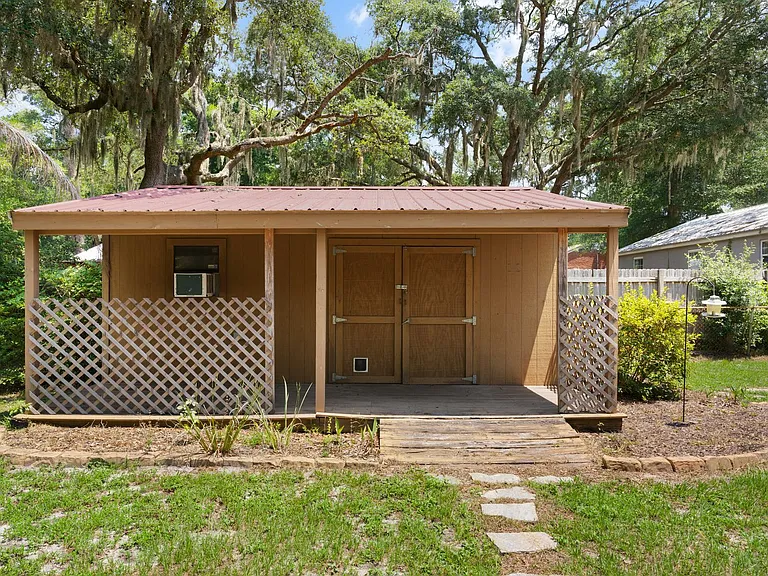 501 Bailey St — Photo 27