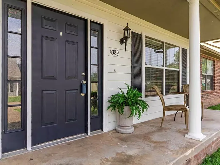4389 E Holiday Dr — Photo 5
