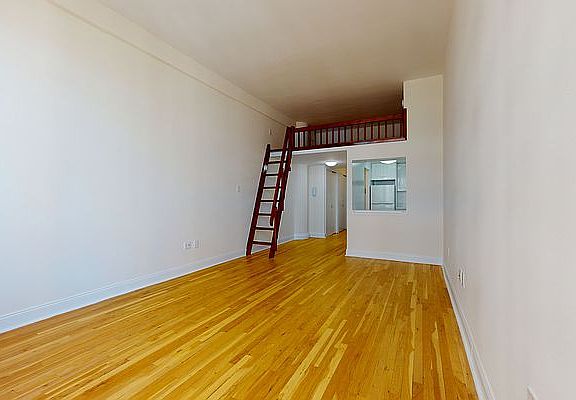 5th image of 1 Astor Pl APT 8F