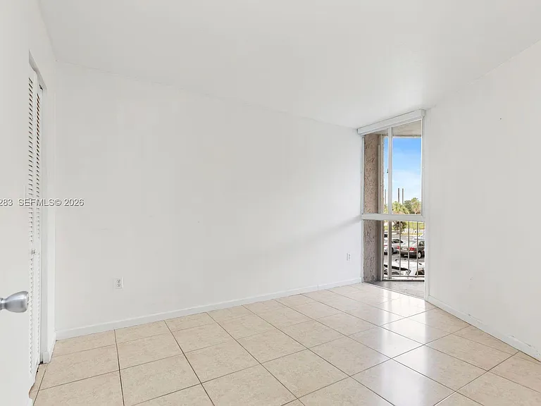 6995 NW 186th St #E202 — Photo 27