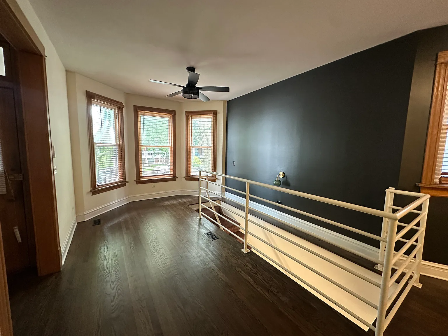 5 bed, $3,500 — Photo 2