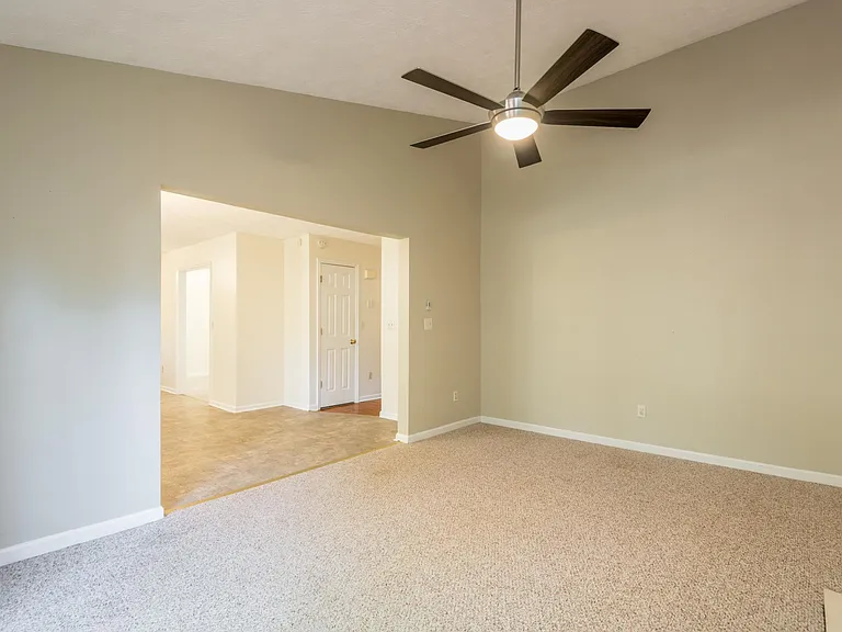 1560 Pheasants Glen Dr — Photo 57