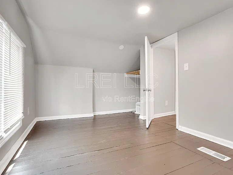 3932 Rankin St — Photo 11