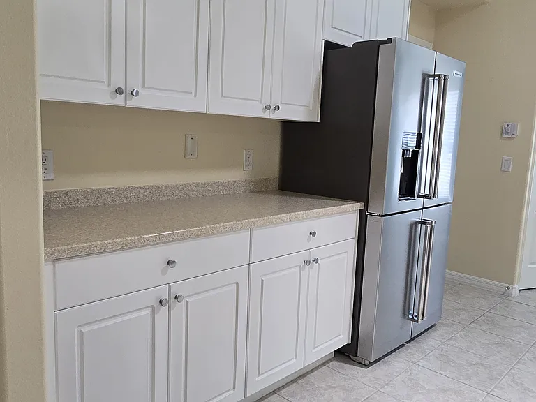 Kitchen & Kitchen Aid Refrigerator