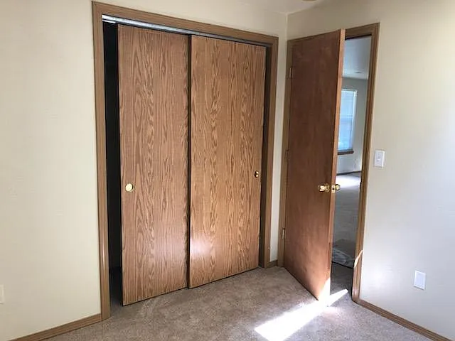 1st bedroom / den